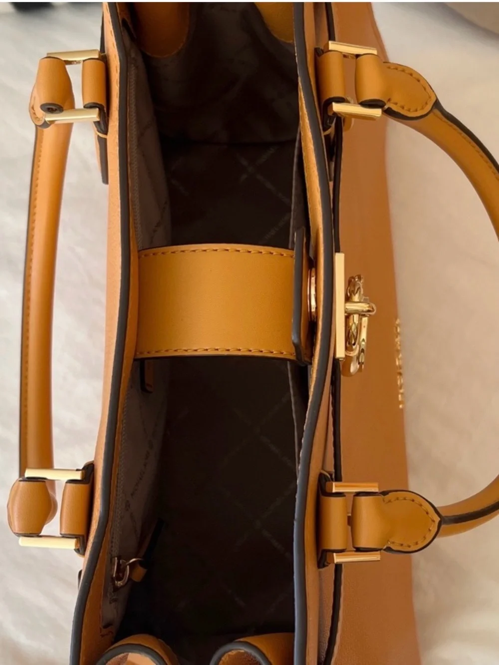 NWT Michael Kors Hamilton in Cider